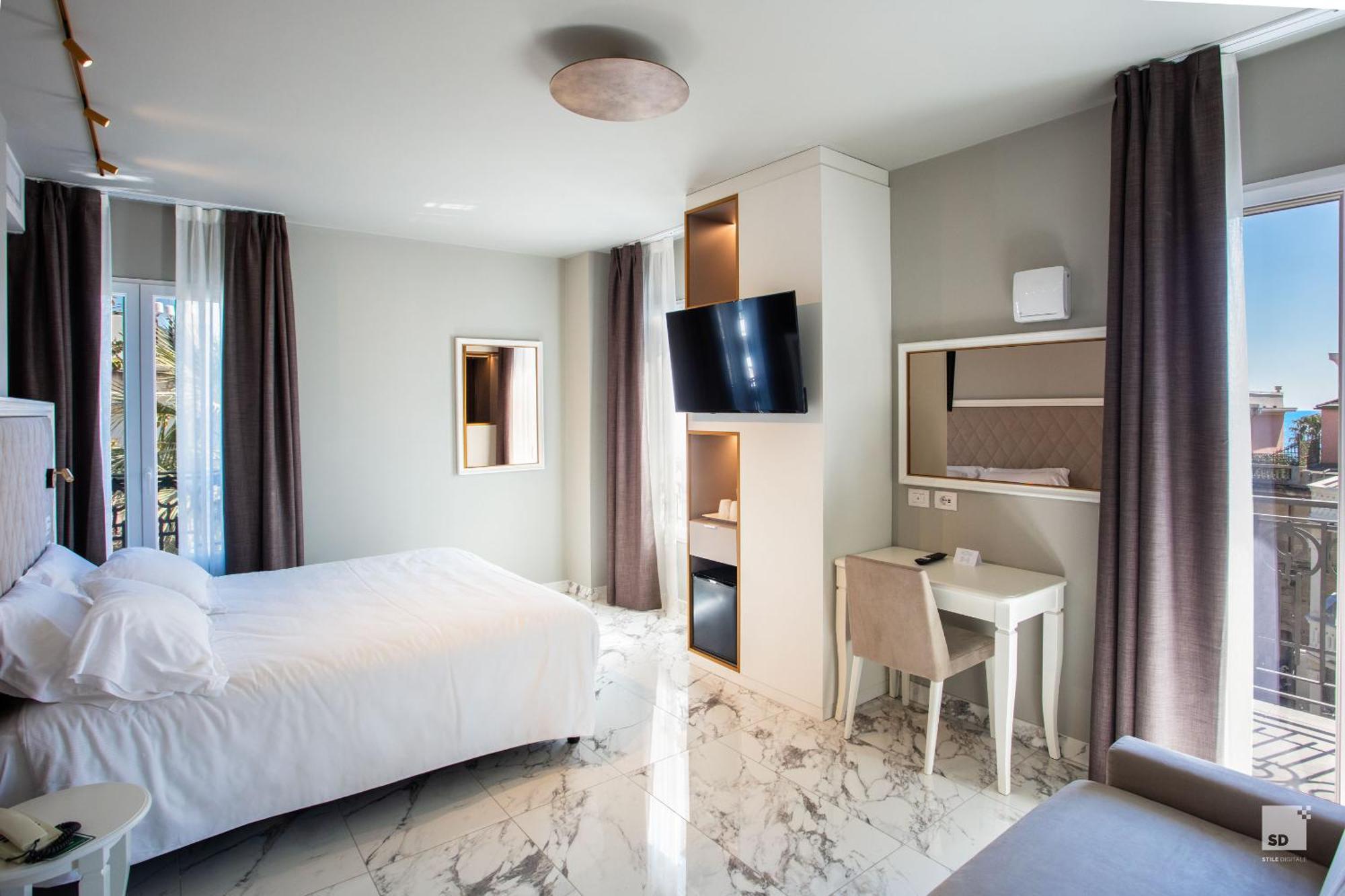 Hotel Villa Elena Вараце Екстериор снимка