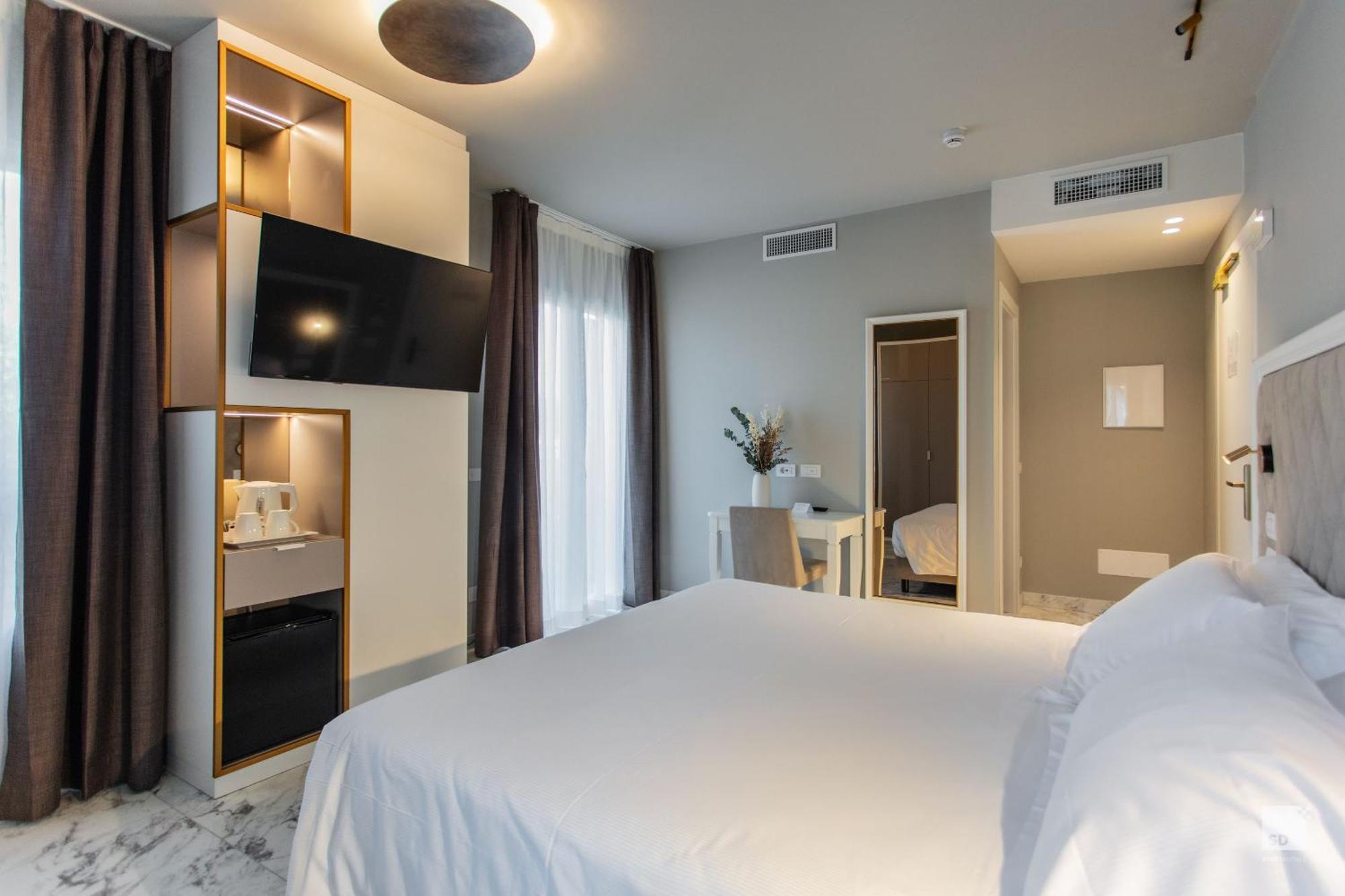 Hotel Villa Elena Вараце Екстериор снимка