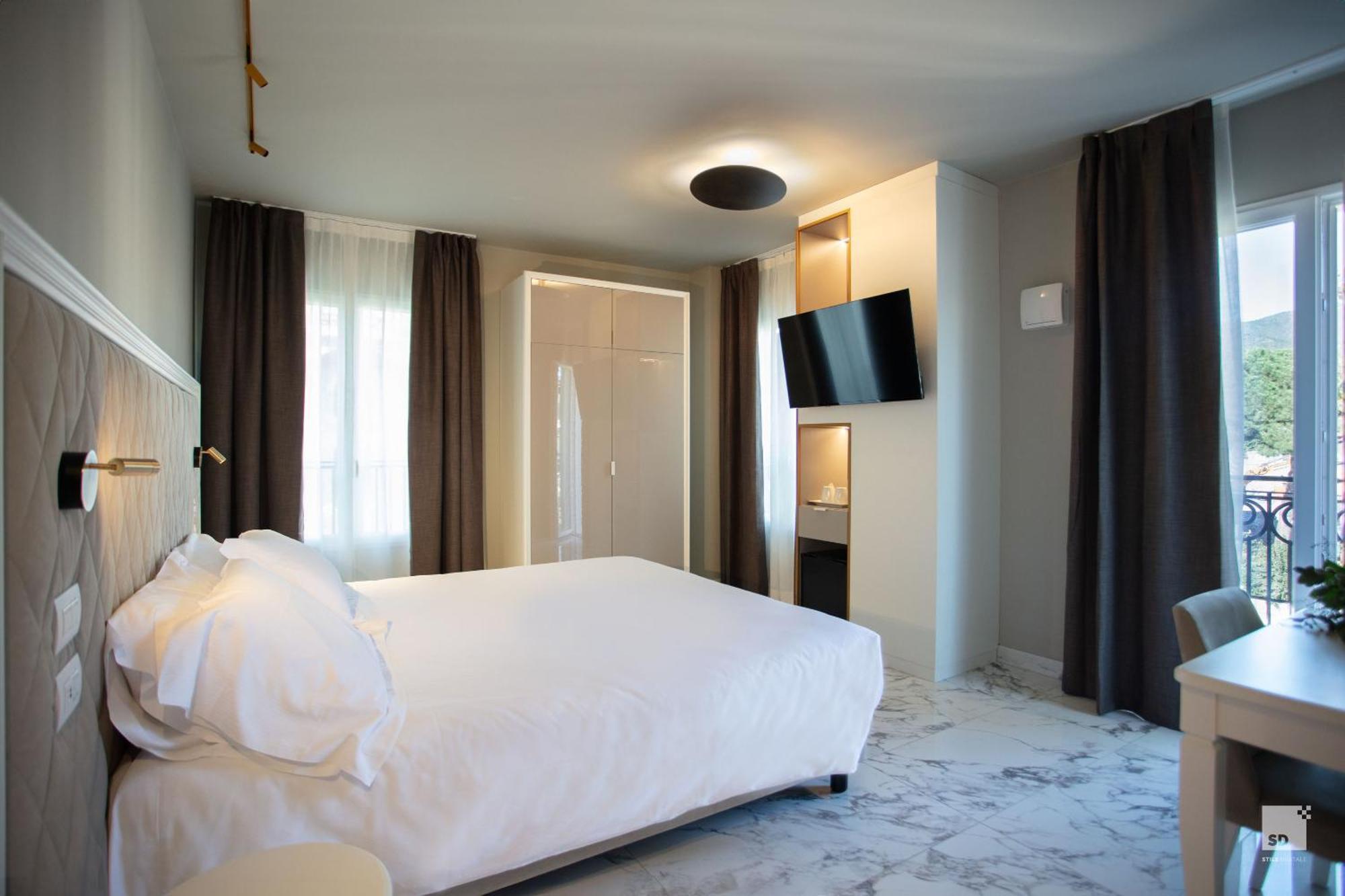 Hotel Villa Elena Вараце Екстериор снимка