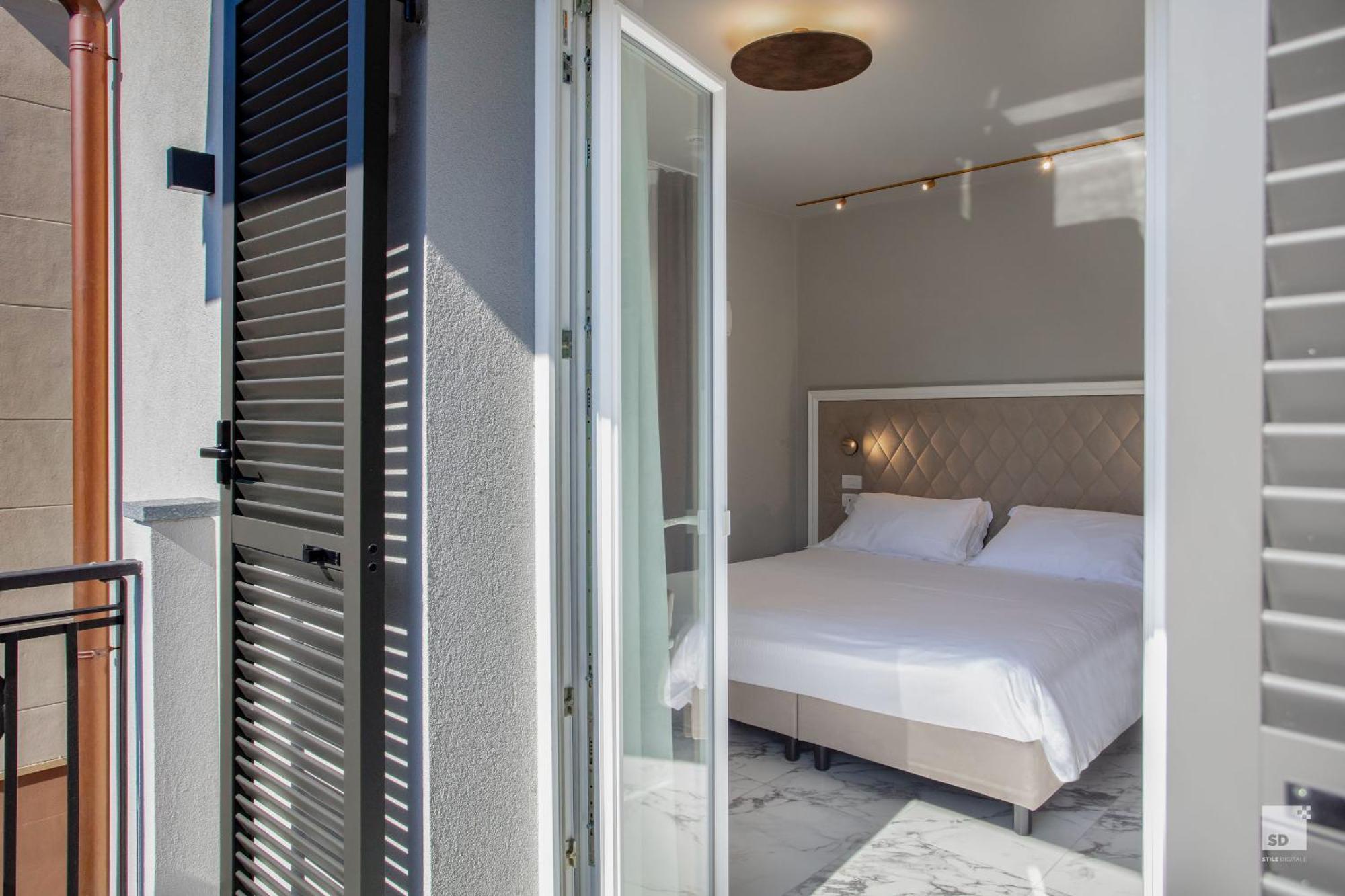 Hotel Villa Elena Вараце Екстериор снимка