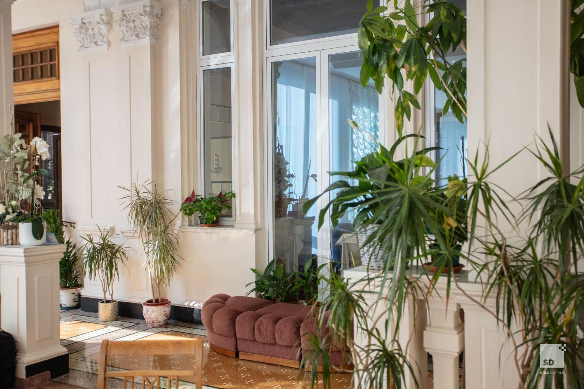 Hotel Villa Elena Вараце Екстериор снимка