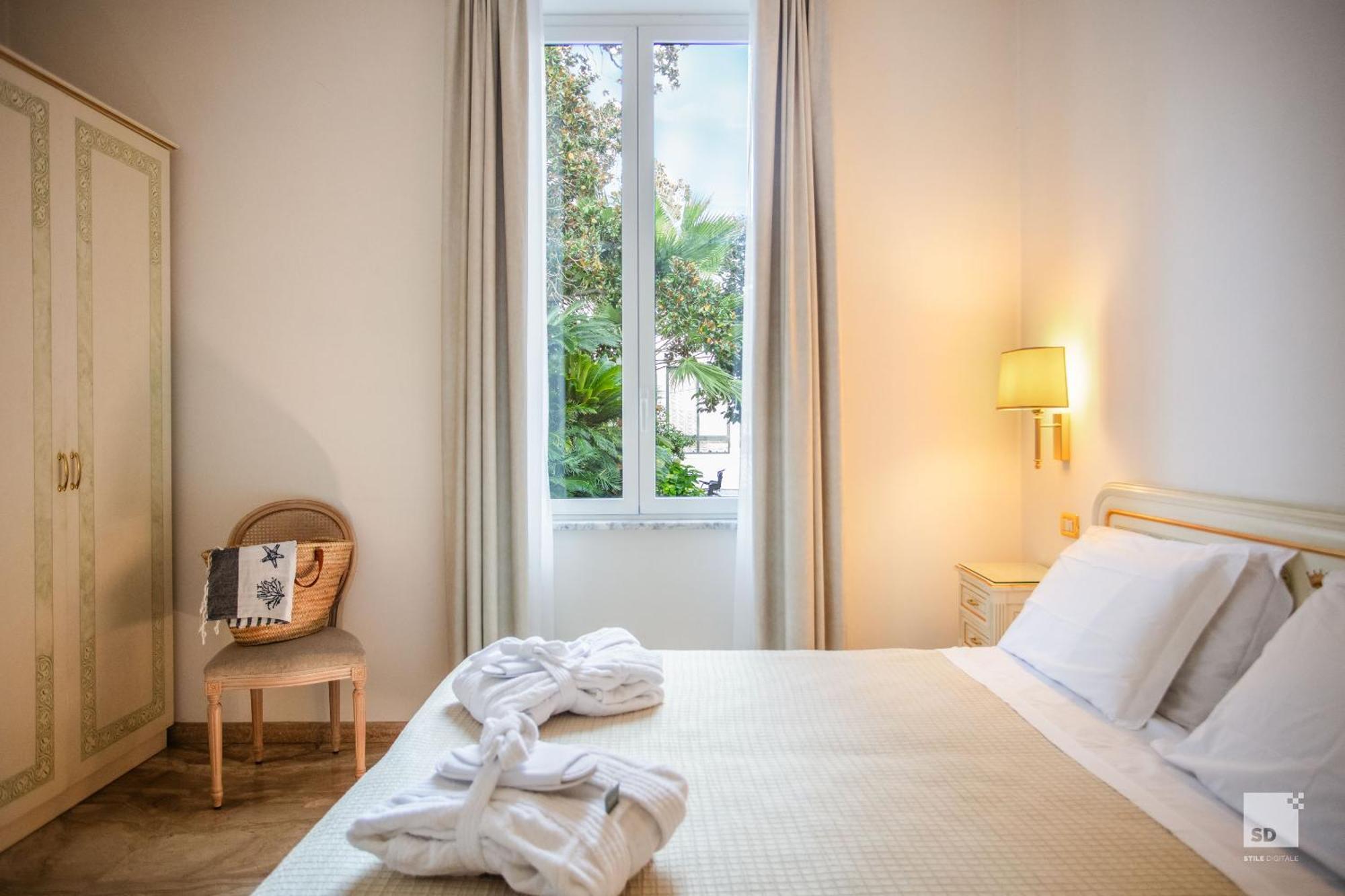 Hotel Villa Elena Вараце Екстериор снимка
