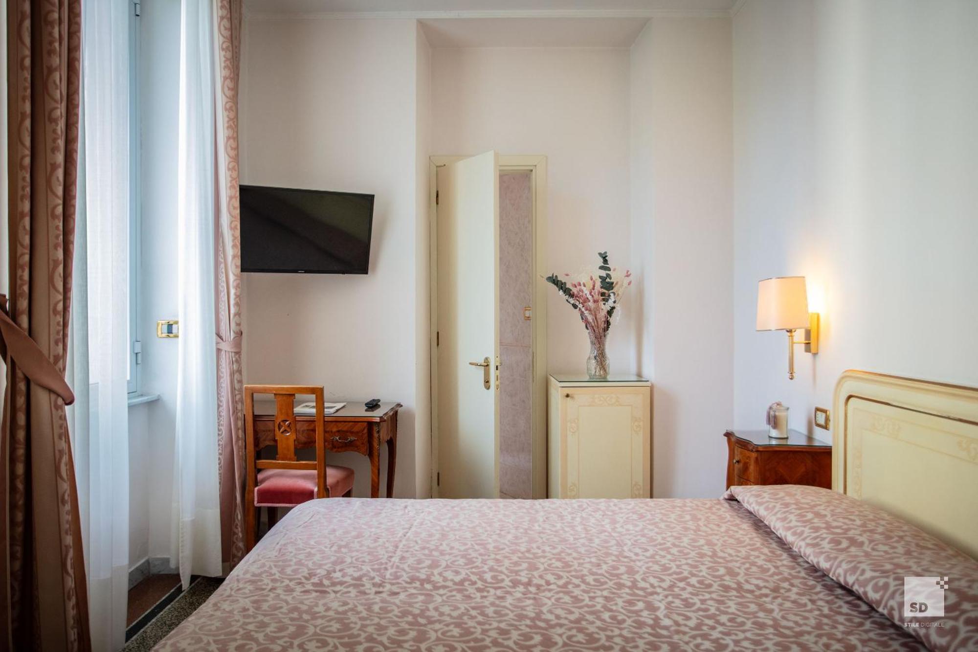 Hotel Villa Elena Вараце Екстериор снимка